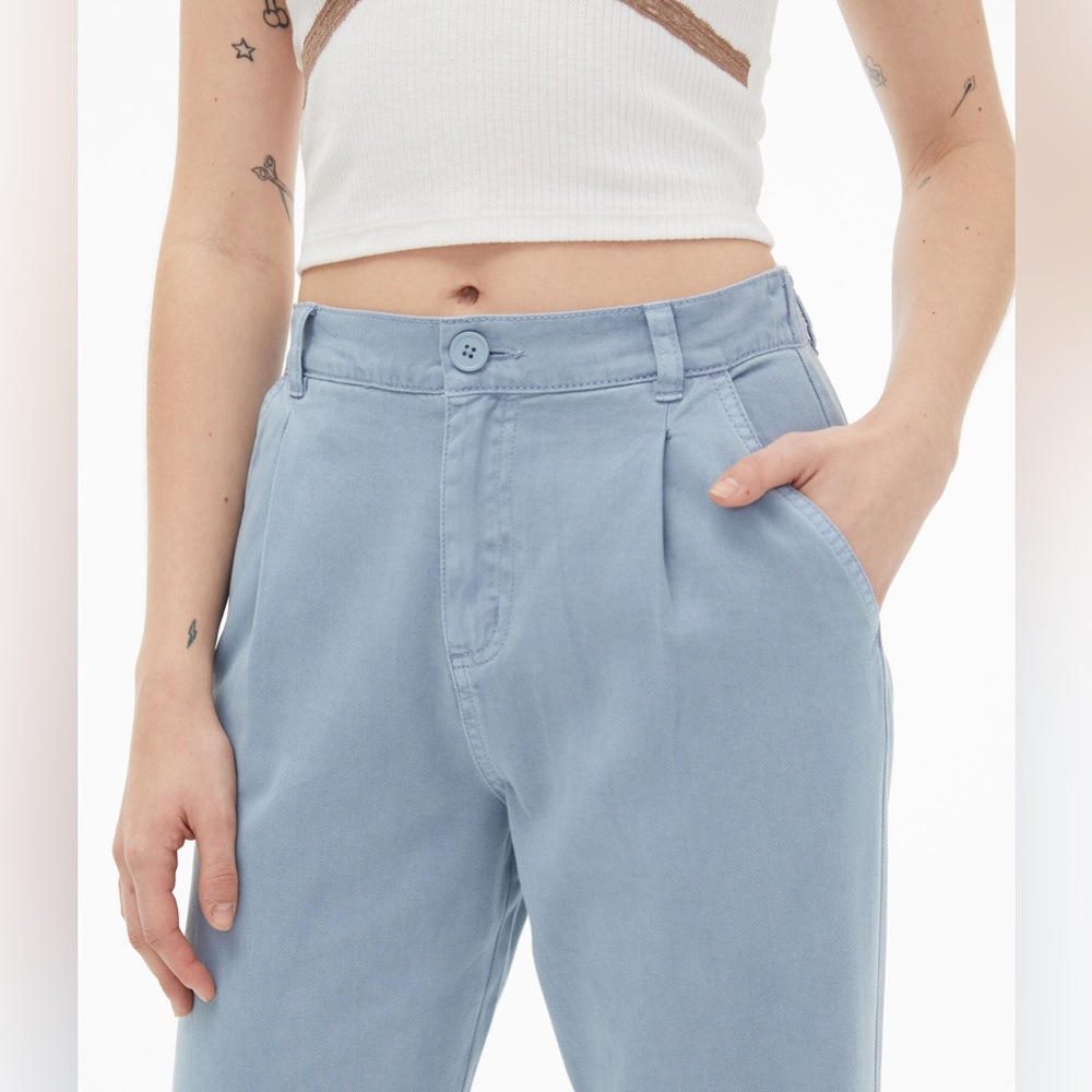 NEW AERO High-Rise Relaxed Pleated Pants Size M